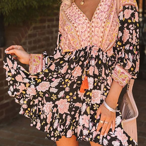 NWT Black V Neck 3/4 Sleeves Floral Dress in Various Sizes - Picture 2 of 4